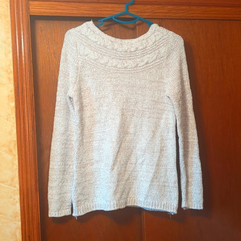 Croft & Barrow cream crew neck cable knit sweater